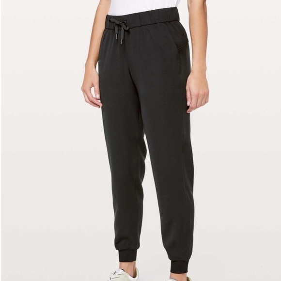 Lululemon On The Fly Jogger Black 8 - Picture 2 of 11